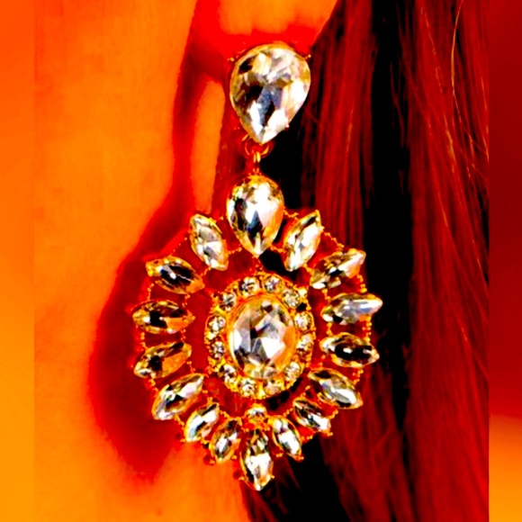 🔥💎🔥 GORGEOUS❗️PAPARAZZI “MY GOOD LUXE CHARM” GOLD EARRINGS❗️🔥💎🔥 - Picture 2 of 5